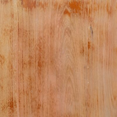 Sklejka z PPL z widocznymi naturalnymi wzorami drewna.
