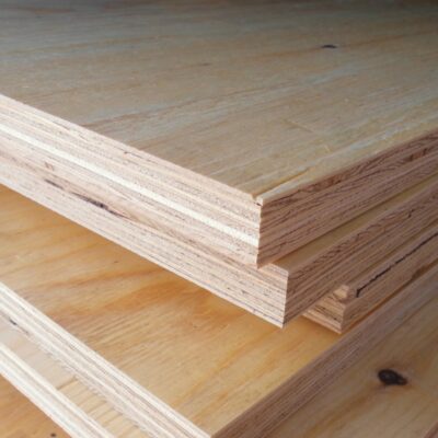 Stosy sklejki pokazane na obrazku to zmodyfikowane Wibroblaty.